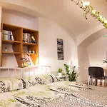 The Maze Apartment *