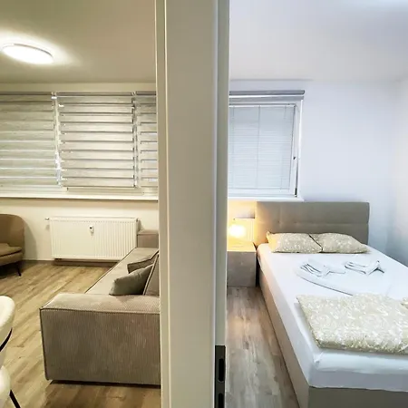 The Maze Apartment *